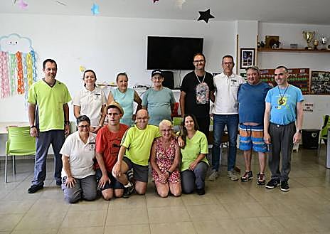 Imagen secundaria 1 - La soledad encuentra acompañantes en Valleseco
