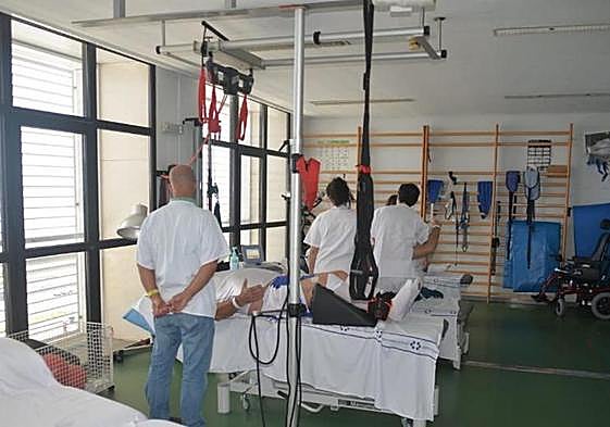 El Insular atiende en julio a tres personas con lesión medular por zambullidas