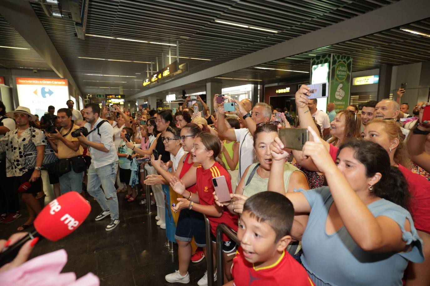 Gran Canaria agasaja a Misa Rodríguez tras la victoria del mundial