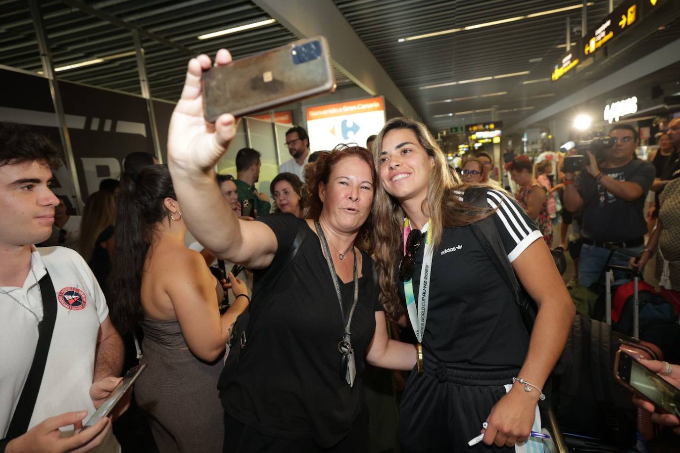 Gran Canaria agasaja a Misa Rodríguez tras la victoria del mundial