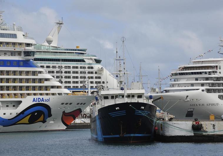 El tráfico de cruceristas se dispara un 93% en Las Palmas y un 98% en Santa Cruz de Tenerife