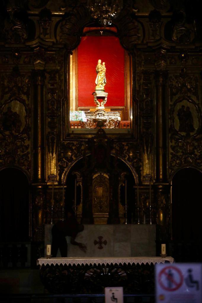 La Virgen del Pino se exhibe sin su manto en el Camarín de la Basílica