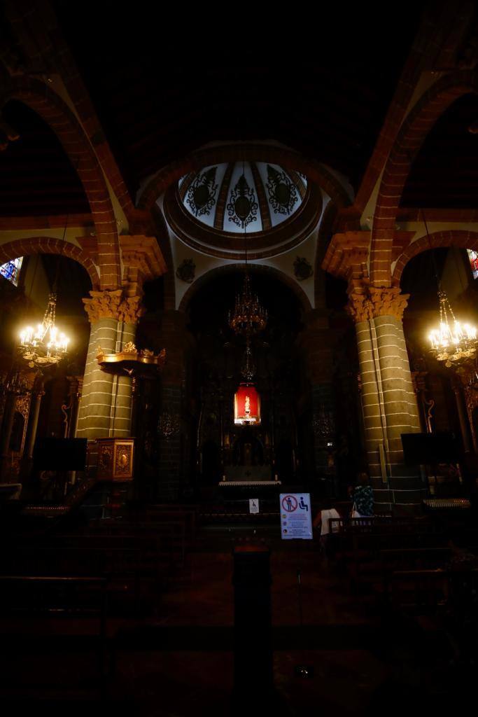 La Virgen del Pino se exhibe sin su manto en el Camarín de la Basílica