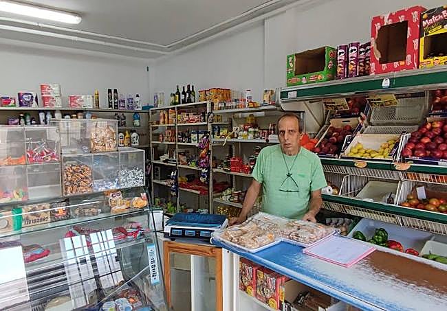 José Francisco Hernández, en el estanco.