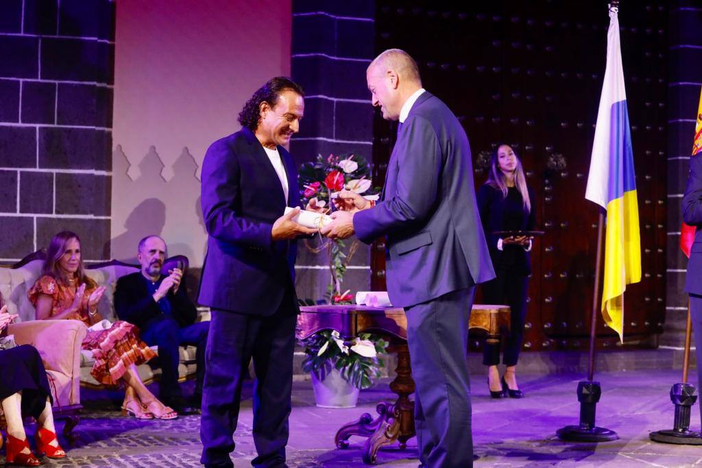 Noche de &#039;honores&#039; en Teror