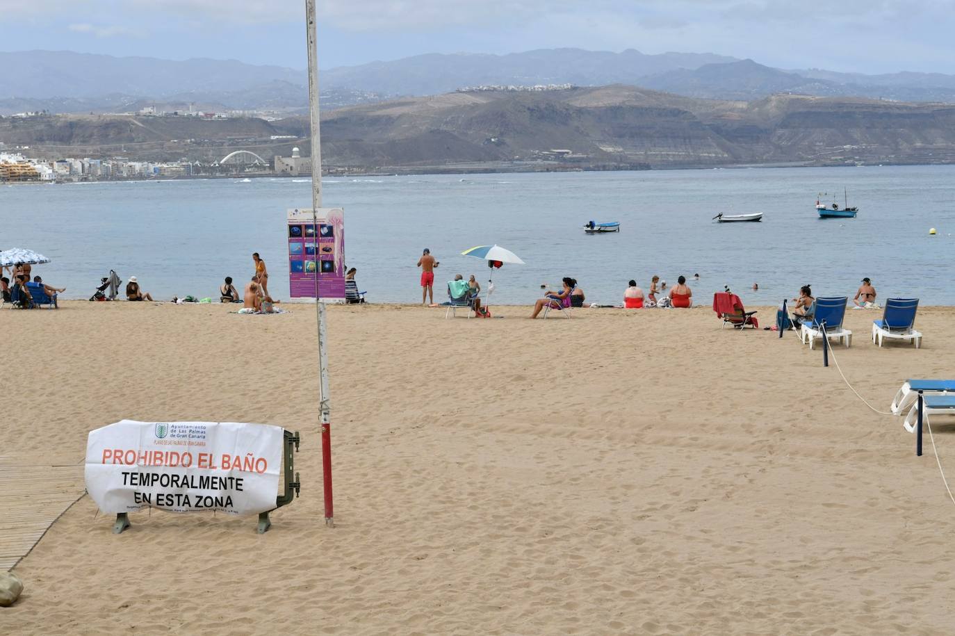 Los bañistas vuelven a disfrutar de La Puntilla