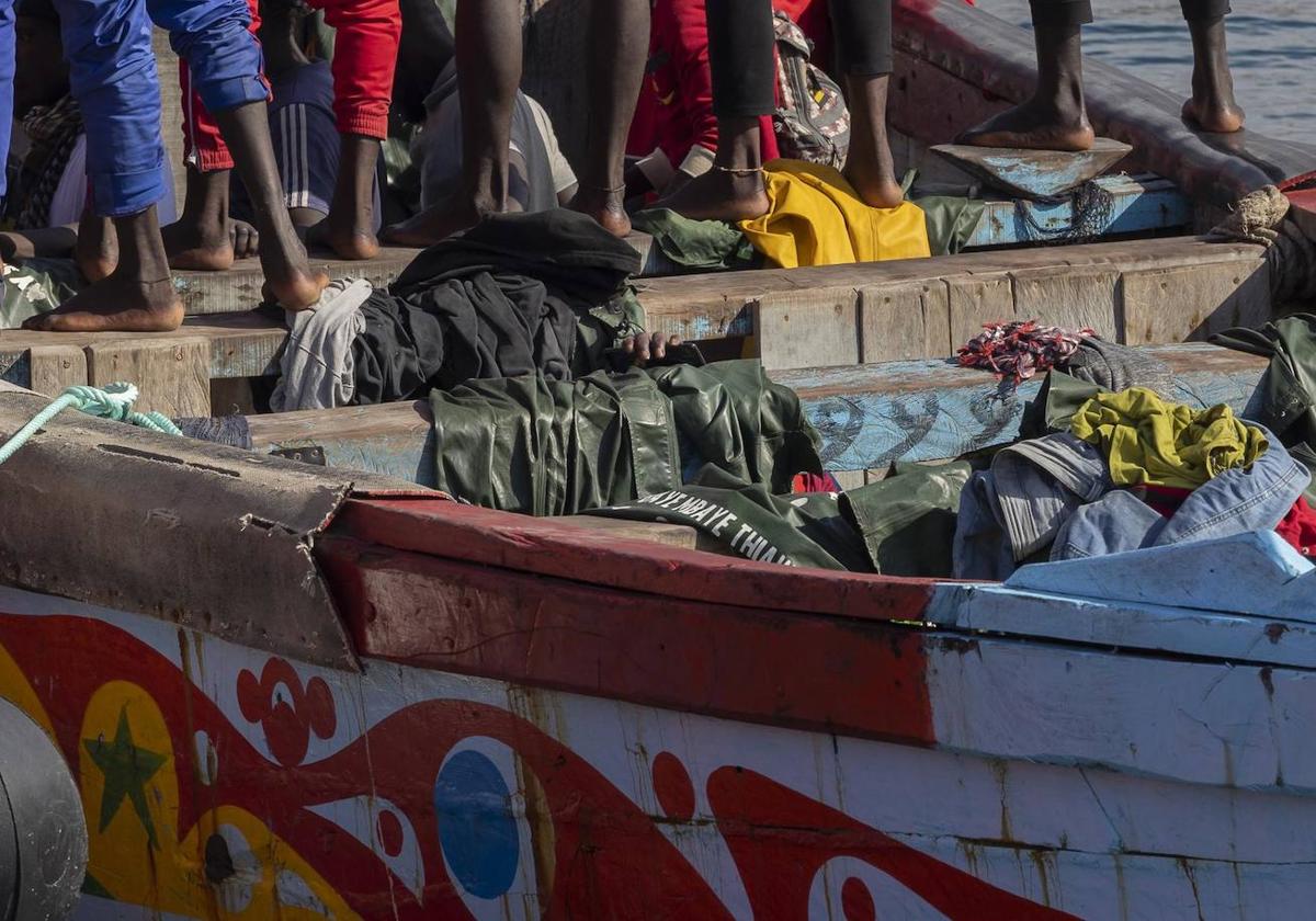 Clavijo, sobre inmigración: «No se pueden quedar en las islas menores solos, son el gran problema»