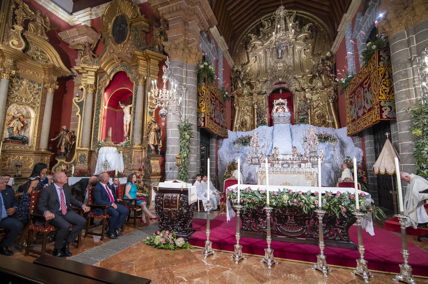 La bajada de la Virgen del Pino del Camarín, en imágenes