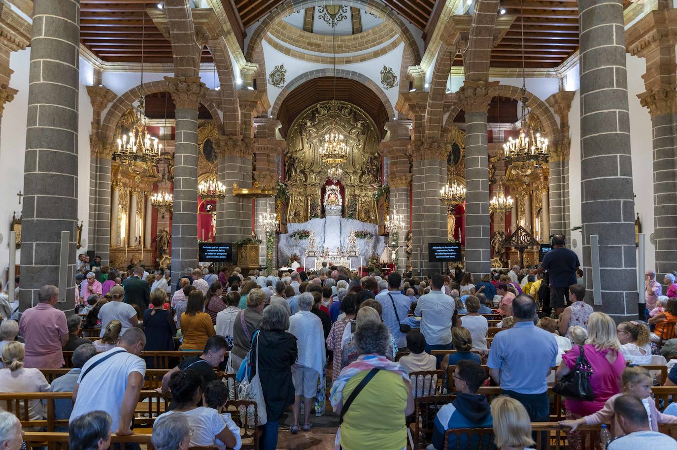 La bajada de la Virgen del Pino del Camarín, en imágenes