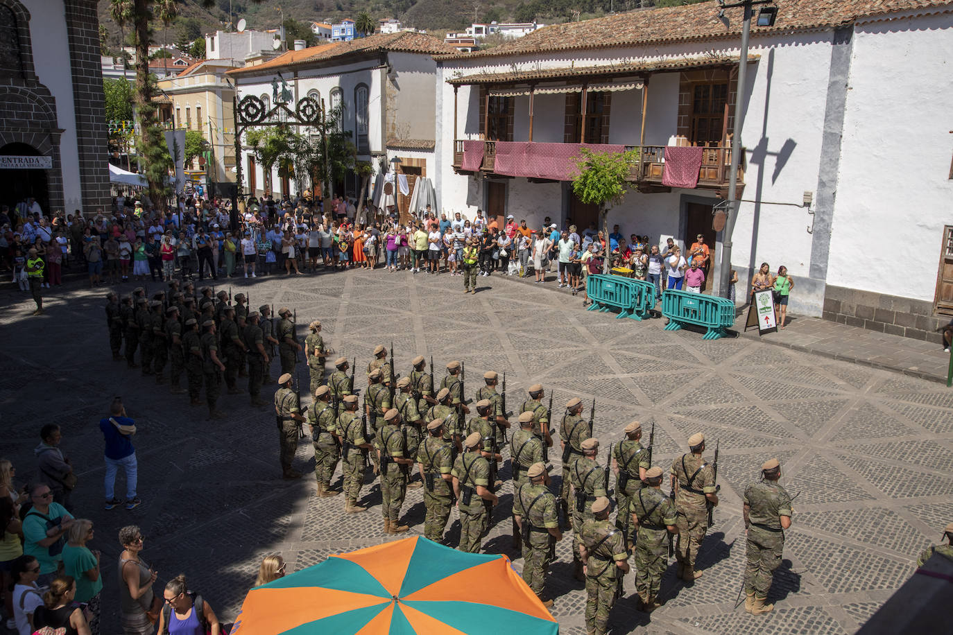 Teror empieza a coger color y ambiente antes de los platos fuertes del Pino