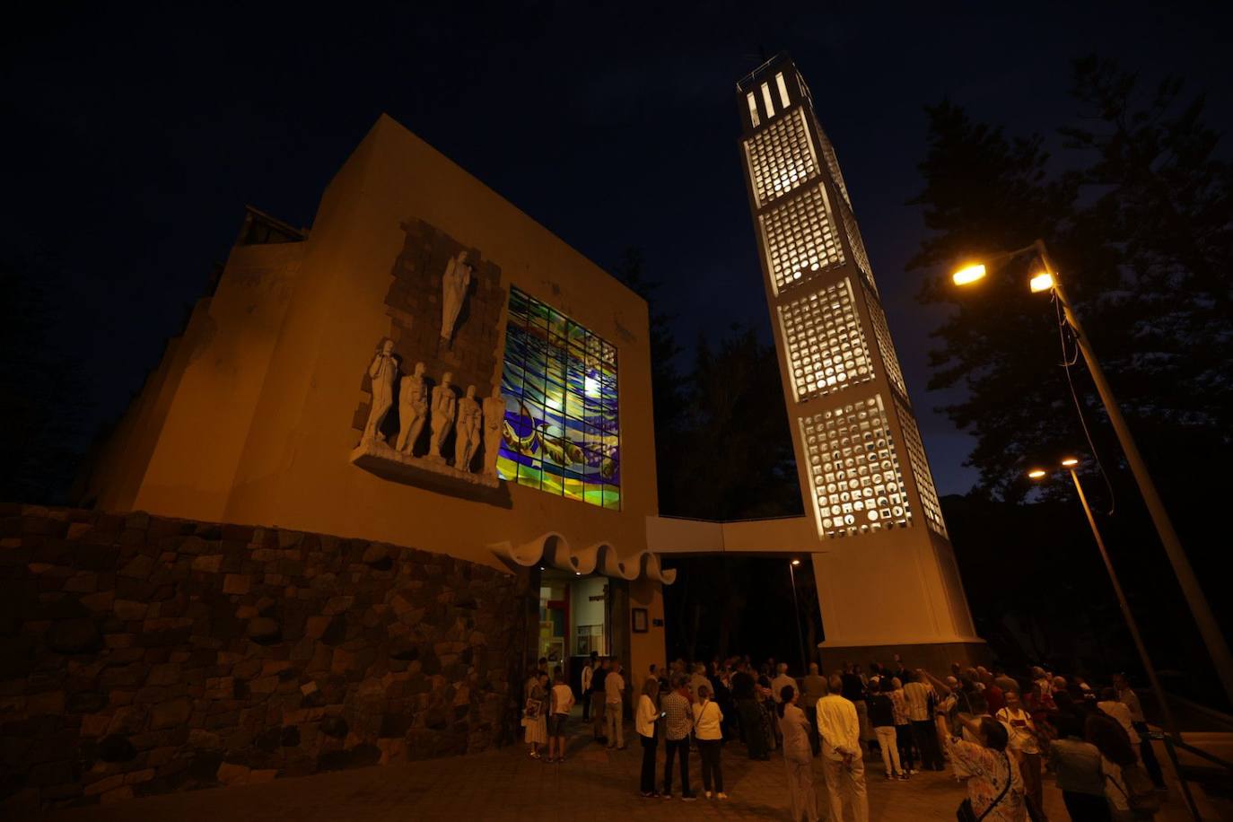 La nueva torre del campanario de Los Dolores, en imágenes