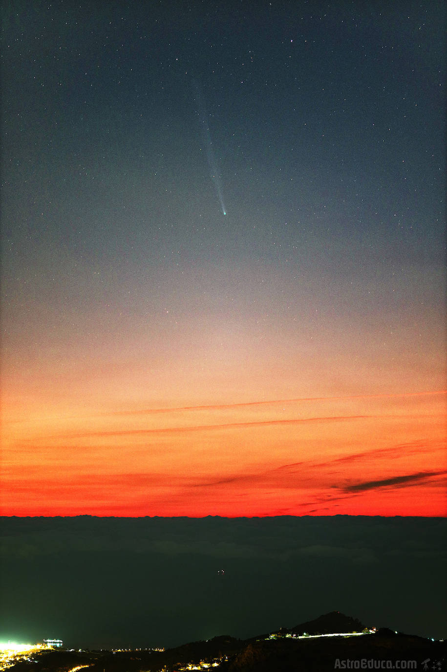 Imagen completa del cuerpo celeste visto al amanecer.