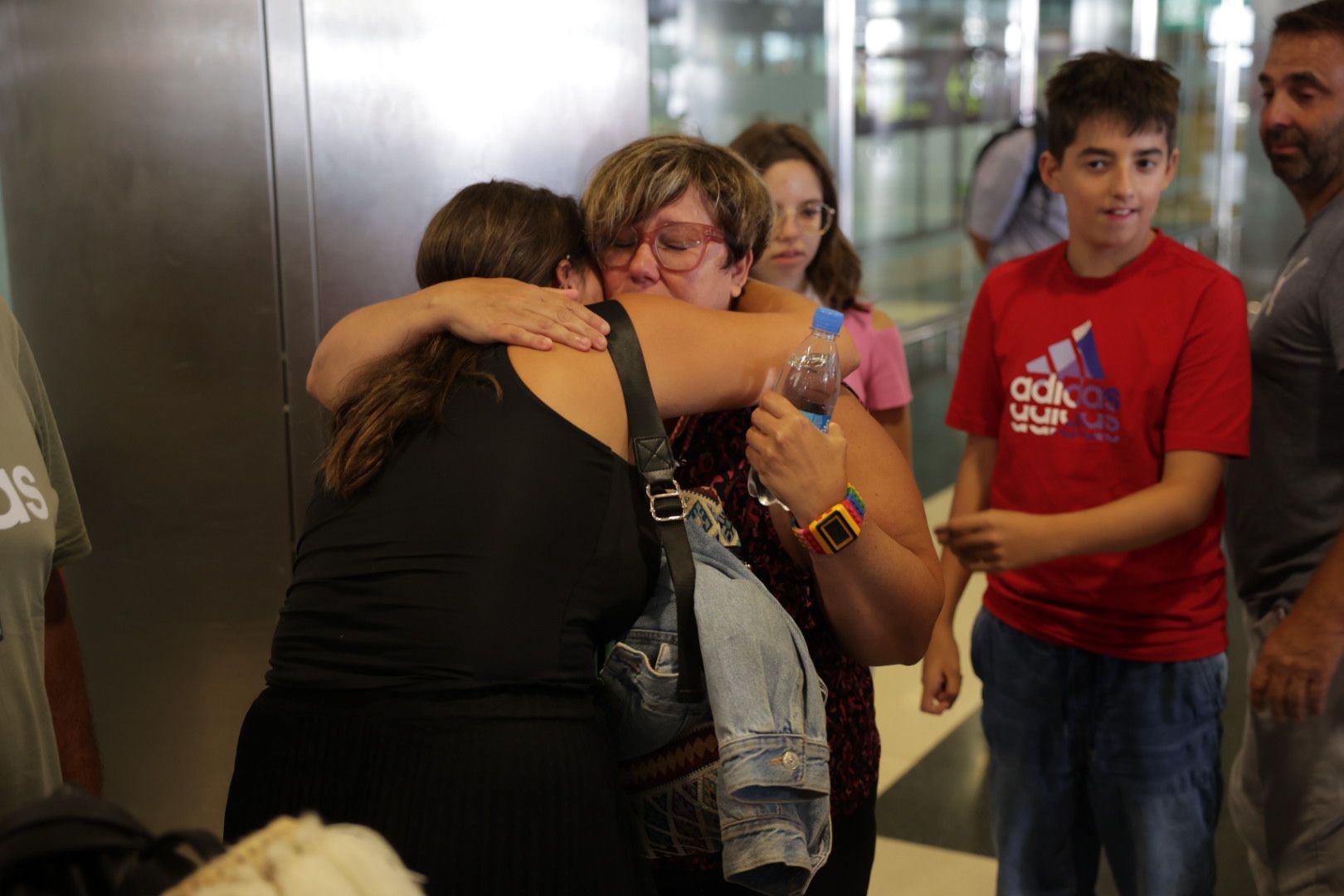 Los canarios vuelven a casa a salvo tras el terremoto