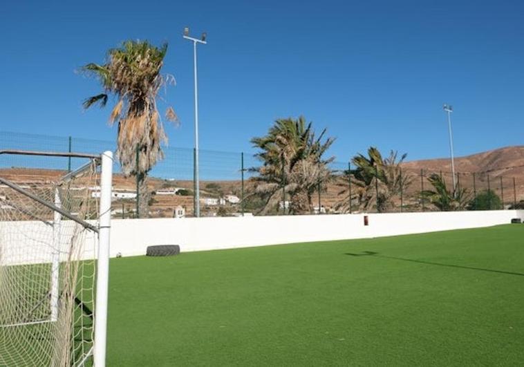 Nuevo alumbrado en la cancha de Betancuria