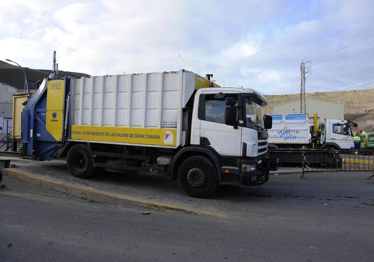 El edil de Limpieza dice que el gasóleo de los camiones de basura «está garantizado»