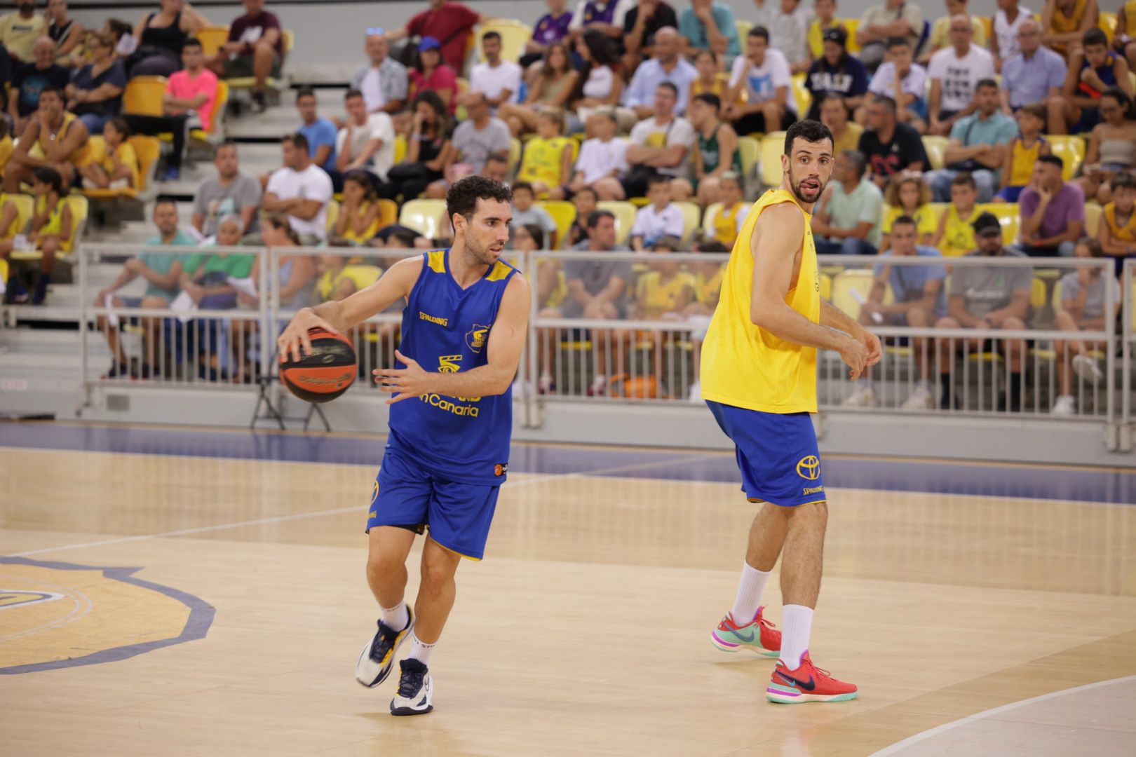 Puertas abiertas al espectáculo en el Arena