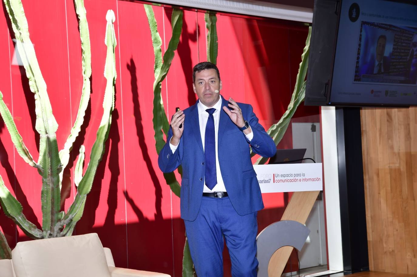 Carlos Alberto González durante la charla ofrecida en CANARIAS7.