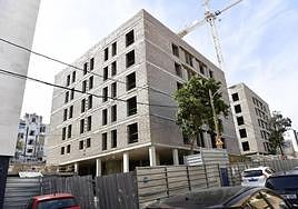 Imagen de un edificio en construcción en el barrio de Tamaraceite, en Las Palmas de Gran Canaria.