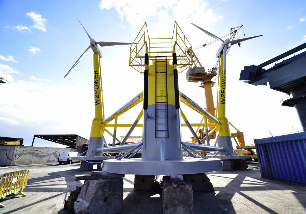Imagen de un prototipo de producción eólica renovable que se ensambló en el astillero de Astican.