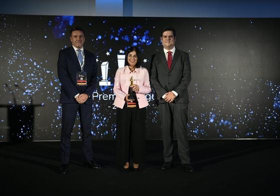 Emalsa recibe el premio a la mejor 'colaboración público-privada' que concede la publicación iAgua