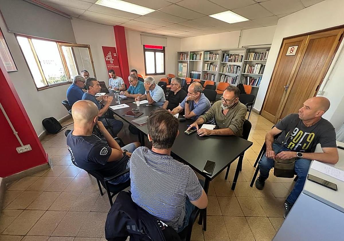 Imagen de la reunión entre representantes de FSC-CCOO de los siete cabildos y servicios de emergencias.