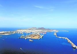 Vista general del Puerto de La Luz y de Las Palmas.
