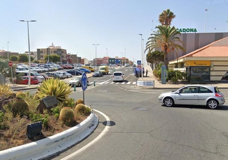 La Avenida de Ansite, cerrada al tráfico por obras de asfaltado