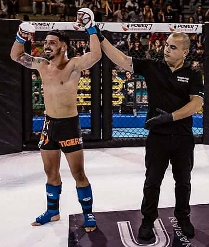 Imagen secundaria 2 - Adrián Naranjo busca en Tenerife un nuevo triunfo para seguir abriéndose paso