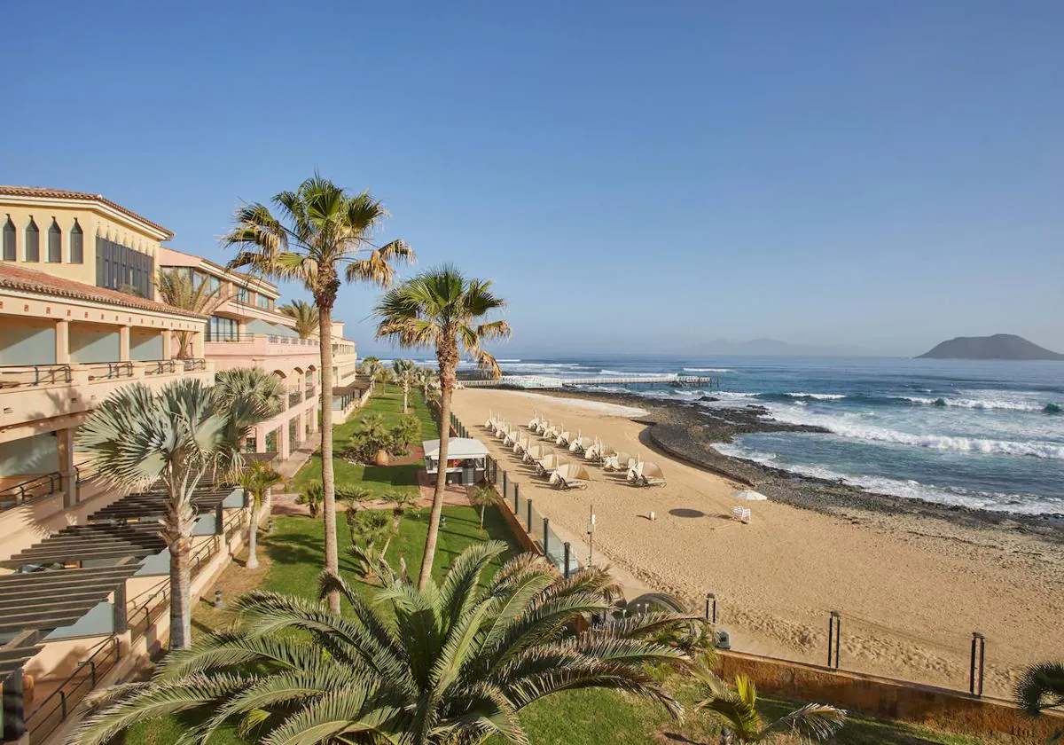 Secrets Bahía Real Resort &Spa and Alua Village Fuerteventura, Recommended on Holiday Check 2023 award