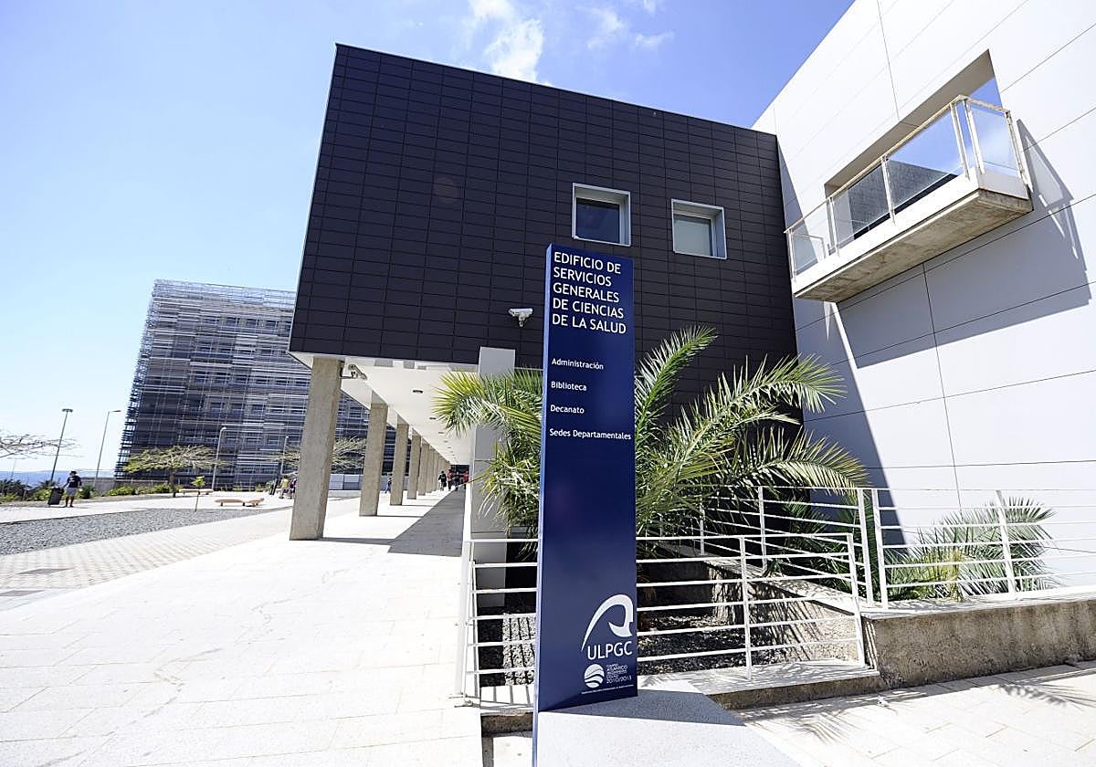 Sanidad asegura 714.000 euros a la ULPGC por las 15 nuevas plazas de medicina