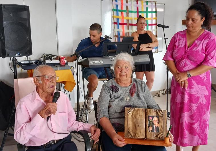 Yaiza homenajea al poeta Antonio Gutiérrez