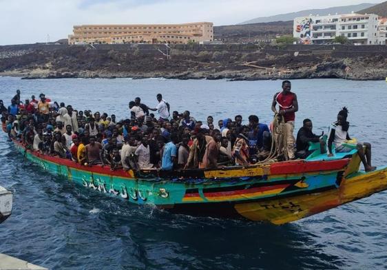 Canarias eleva el tono ante el Estado tras 48 horas de llegada masiva de migrantes