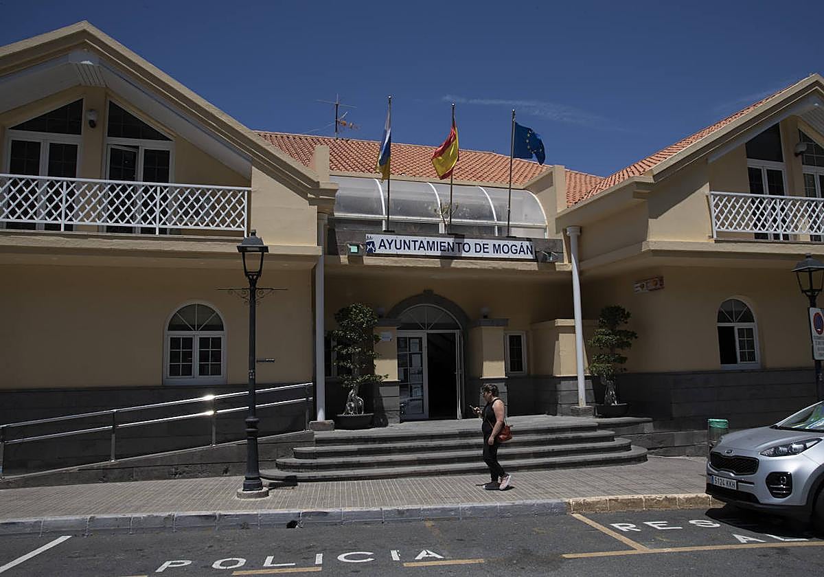 Fachada del Ayuntamiento de Mogán.