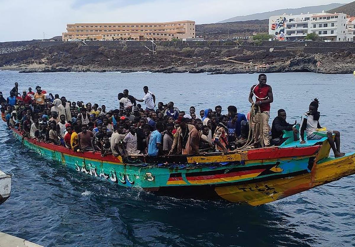 Más de 600 migrantes llegan a las costas canarias en las últimas 24 horas