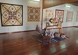 Imagen de la exposición de Patchwork que ya se puede visitar en la Casa de la Juventud y la Sala de Exposiciones La Caldereta.