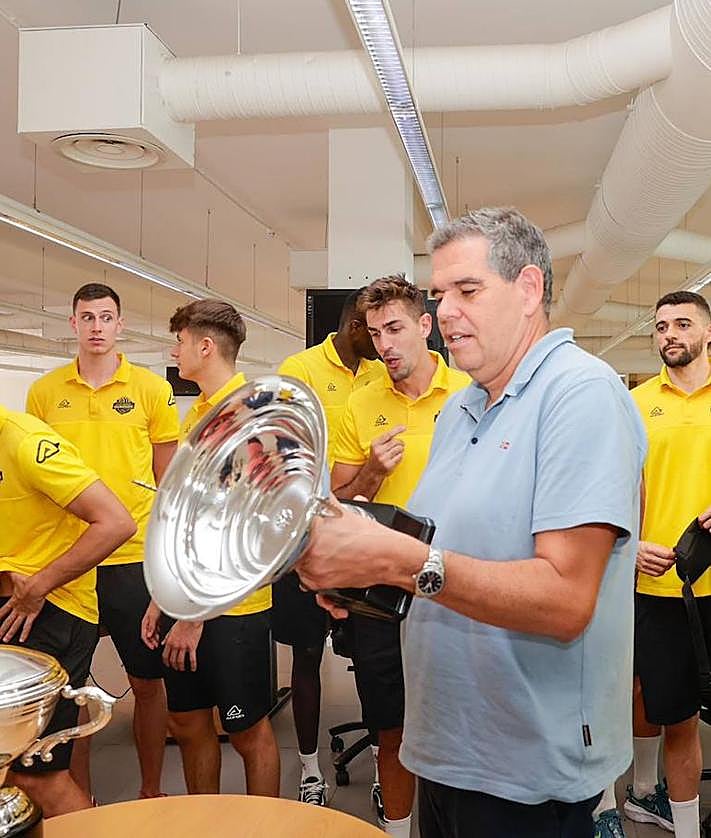 Imagen secundaria 2 - El campeón inicia su camino hacia la gloria