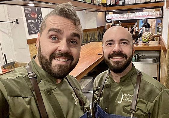 Miguel Ángel a la izquiera y Alberto Herrera