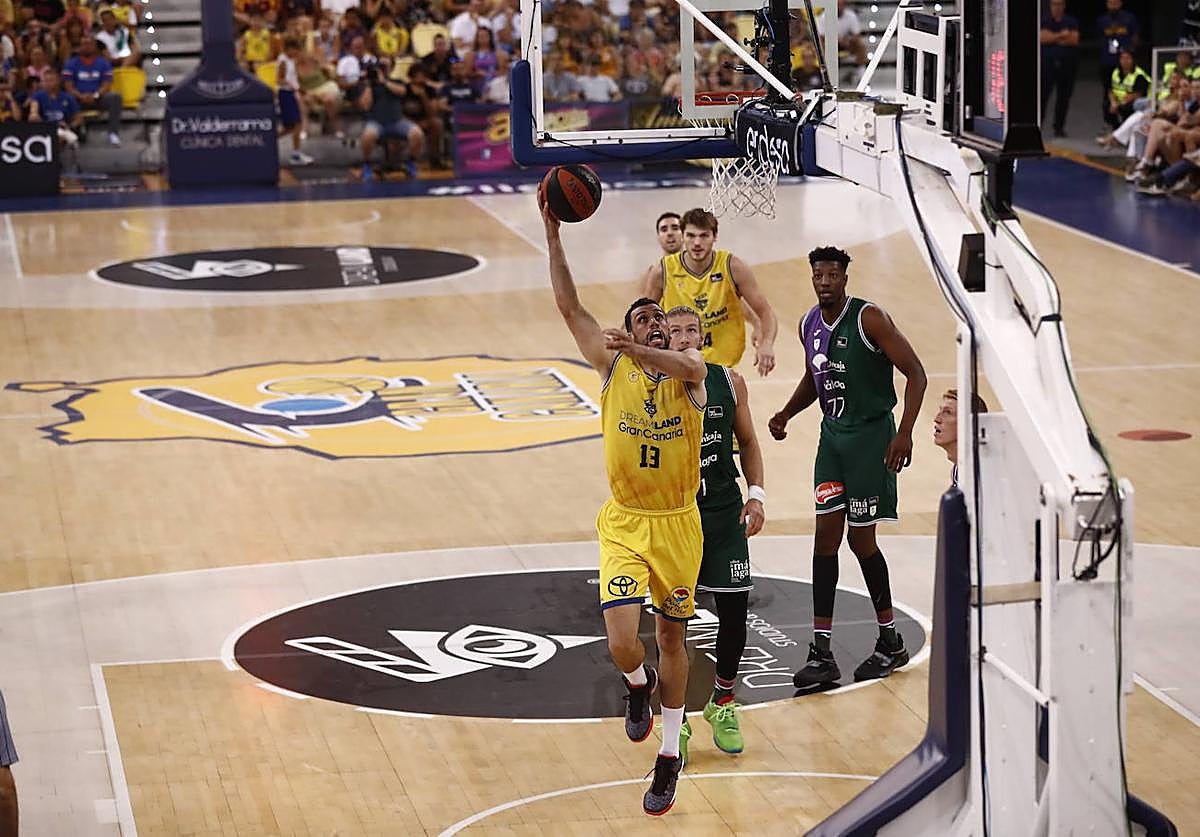 El Dreamland Gran Canaria tumba al Unicaja en el Arena (76-69)