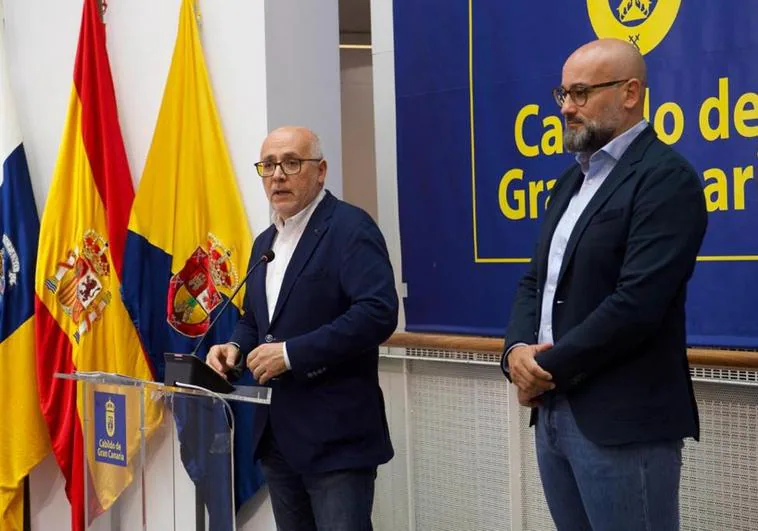 Antonio Morales, presidente del Cabildo de Gran Canaria, junto con Aridany Romero, consejero de Deportes.