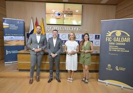 Foto de familia de la presentación.