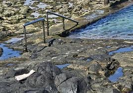 Imagen del acceso a la piscina del Agujero de Gáldar.