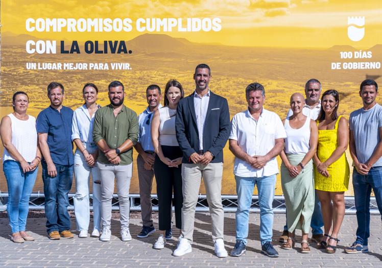 El alcalde Isaí Blanco y su grupo de gobierno de La Oliva.