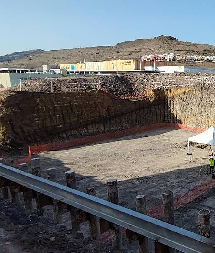 Imagen secundaria 2 - Las viviendas están ubicadas frente al centro comercial Alisios. 