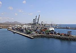 Espacio portuario dedicado a los contenedores.