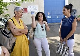 Tres de las madres que han denunciado, Nereida Hernández, Amparo Tarín y Raquel Carvallo.