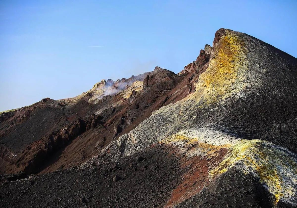 El entorno del cono del volcán Tajogaite, en el Parque Natural Cumbre Vieja, continúa dentro del área de exclusión de la emergencia volcánica.