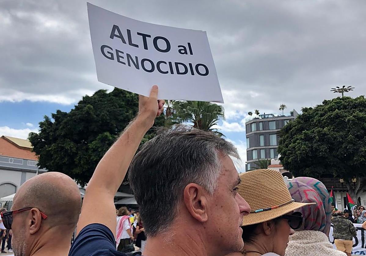Un momento de la manifestación que partió de la calle Alvareda.