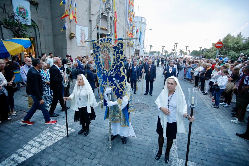 La procesión de La Naval, en imágenes