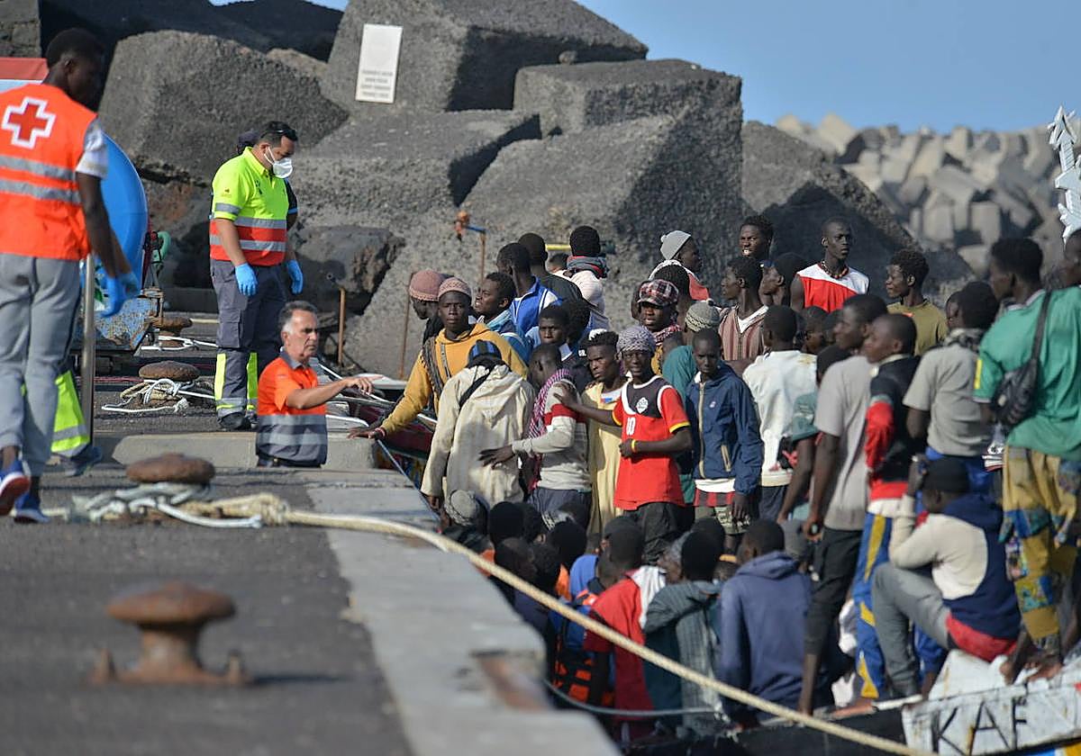 La llegada de migrantes a las islas superará en octubre la crisis de 2006
