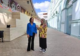 Milagros Alario (i) y Alejandra Sanjuán, ayer en el rectorado de la ULPGC.